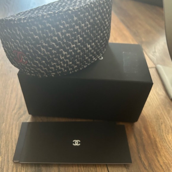 Super Chic Tweed Chanel Sunglasses - Picture 4 of 4